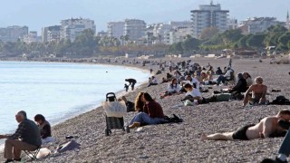 Antalyanın gecesi kış, gündüzü yaz: Akşam soba yaktık, gündüz güneşleniyoruz