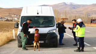 Araçlara kış denetimi: Jandarma lastik ve donanımları kontrol etti