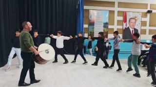 Aşkaleli öğrenciler halk oyunları yarışmasına iddialı hazırlanıyor