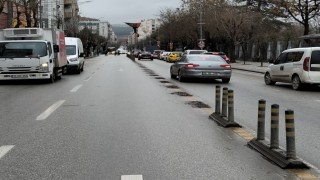 Atatürk Caddesinde dubalar azaltıldı ama şikayetler çözüm bulmadı