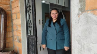 Aydıncık ilçesinin tek kadın muhtarı, köyünün sorunlarını tek tek çözüyor