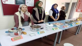Aydıntepede öğrenciler Bayburtun yöresel lezzetlerini tanıttı
