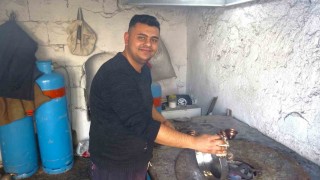 Baba-oğul kalaycılık mesleğini yaşatmaya çalışıyor