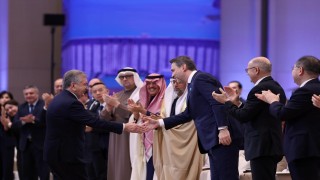 Bakan Bayraktar, Özbekistan Cumhurbaşkanı Mirziyoyev tarafından kabul edildi