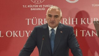 Bakan Ersoy: Genel Okuyucu Dizisi ile başlatılan 100 kitaplık proje, özellikle gençlerin ‘tarih sıkıcı ve anlaşılmazdır algısını kıracak