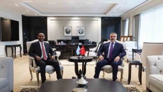 Bakan Fidan, Somali Limanlar ve Deniz Ulaştırma Bakanı Nur ile bir araya geldi