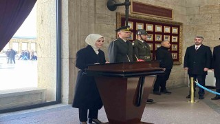 Bakan Göktaştan Anıtkabire ziyaret