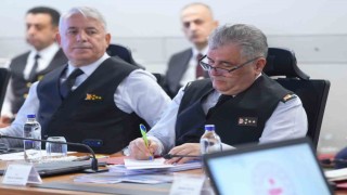 Bakan Yerlikaya: Yeni yıl tedbirlerine ilişkin hazırlık ve koordinasyon toplantımızı gerçekleştirdik