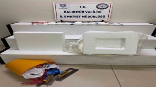 Balıkesirde otobüs yolcusundan 3 kilo metamfetamin çıktı