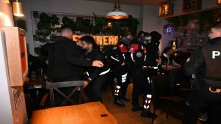 Barlar sokağı abluka altında: 428 kişi sorgulandı