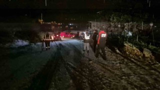 Bartında kiralık ev ararken ormanlık alana giren çift mahsur kaldı