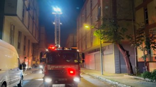 Başakşehirde ayakkabı imalathanesindeki yangın söndürüldü