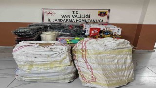 Başkalede gümrük kaçağı malzeme ele geçirildi