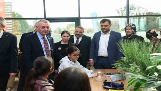 Başkan Büyükakın: Kütüphanelerde gençlerimizi geleceğe hazırlıyoruz