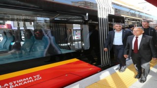 Başkan Büyükkılıçtan 1 yılda 90 saat ücretsiz tramvay hizmeti