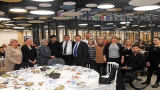 Başkan Erkan Aydın engelleri sevgiyle aştı