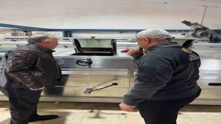 Başkan Özel, zeytin sezonunda üreticilerle yağ sıkım tesisinde buluştu