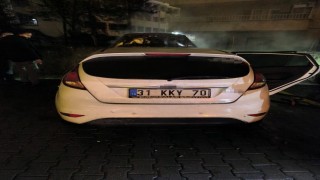 Batmanda park halindeki otomobil yandı