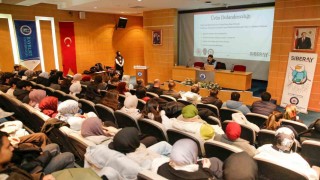 Bayburtta öğrenciler yapay zeka destekli dolandırıcılığa karşı bilgilendirildi