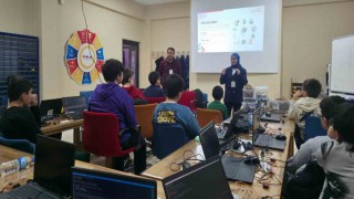 Bayburtta öğrencilere yapay zekanın işleyişi anlatılarak eğitim verildi