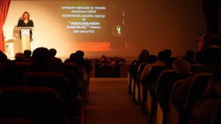 Bayburtta sıfır atıkla yapılan konferans salonu şiir programıyla hizmete açıldı