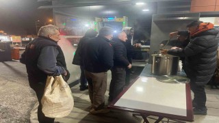 Belediyeden fabrika işçilerine sıcak çorba