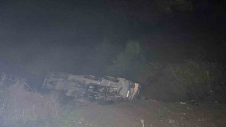 Beton mikseri 150 metrelik uçuruma yuvarlandı: 2 yaralı