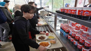 Bilecikli şehit İlhan Onganın anısına binlerce kişiye ücretsiz yemek dağıtıldı