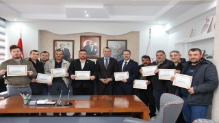 Bilecikte ana arı yetiştiriciliği eğitimi alan 33 arıcı sertifikalarını aldı