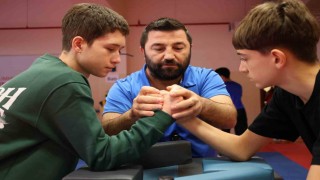 Bilecikte Bilek Güreşi Gençler İl Birinciliği tamamlandı