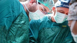 Bilecikte ilk defa karın zarı açılmadan Rahim Koruyucu Sakrokolpopeksi ameliyatı yapıldı