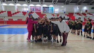 Bilecikte küçük erkekler voleybol müsabakaları tamamlandı