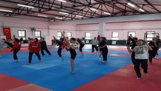 Bilecikte taekwondo antrenmanları aralıksız sürüyor