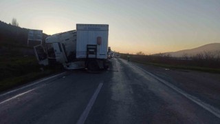 Bilecikte tır kontrolden çıktı: 1 yaralı