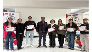 Bin kişiye ev pansiyonculuğunu öğrenerek sertifika aldı