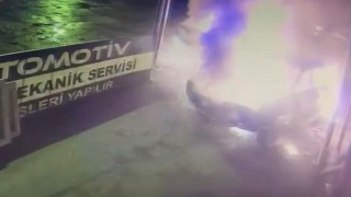 Bir gün önce oto sanayiye bırakılan kazalı otomobil alev aldı