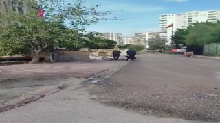 Bisikletli çocuğu darp etti