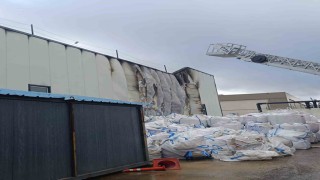 Boluda fabrika yangını büyümeden söndürüldü