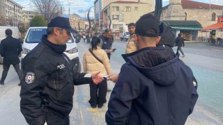 Bolunun en işlek caddesinde kaçak göçmen uygulaması