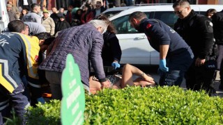 Boşanma duruşmasından çıktı, eşini sırtından bıçakladı