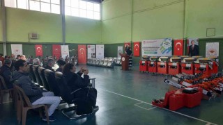 Bozkırda çiftçilere makine ve ekipman desteği