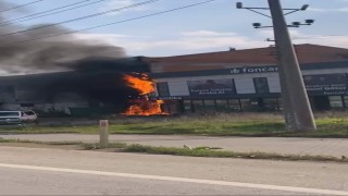 Bursada elektrik panosundan çıkan yangın işyerine sıçradı