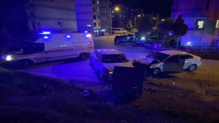 Bursada hız ihlali feci kazaya yol açtı: 2si ağır 4 yaralı