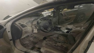 Bursada kapalı otoparkta yanan otomobil paniğe neden oldu