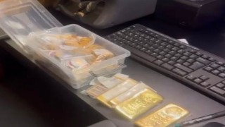 Büyükçekmece Adliyesinin adli emanet kasasından çalınan altınların fotoğrafı ortaya çıktı