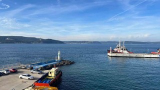Çanakkale Boğazı sisin etkisini yitirmesiyle tekrar trafiğe açıldı