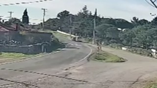 Çanakkalede iki araç çarpıştı: Kaza anı kamerada