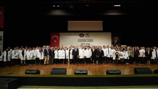 Cerrahpaşa Tıp Fakültesi öğrencileri Bahçelievlerde beyaz önlük giydi