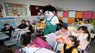 Çevre Dedektifi maskot Kerem iş başında
