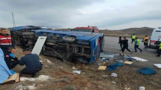 Cezaevi nakil aracı devrildi, aralarında mahkûmların da bulunduğu 5 kişi yaralandı